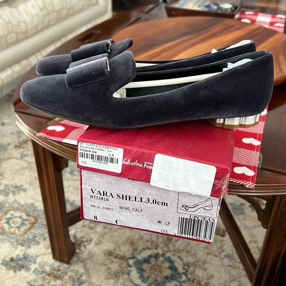 Salvatore Ferragamo Suede Vara Shell 3.0 cm - Picture 1 of 5